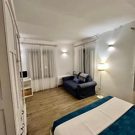 Gioia Nocleg ze śniadaniem 4*